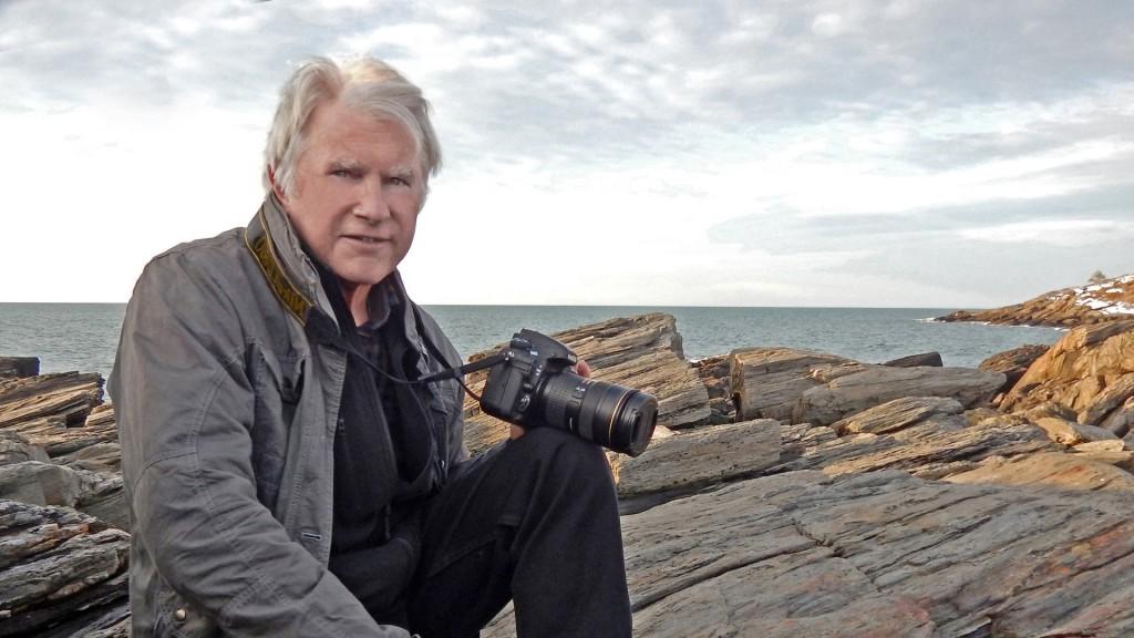 大卫·埃文斯·肖在岩石和海洋上的照片